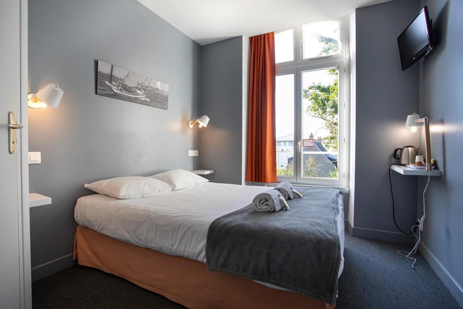 Au Bout Du Quai Hotell Granville Exteriör bild
