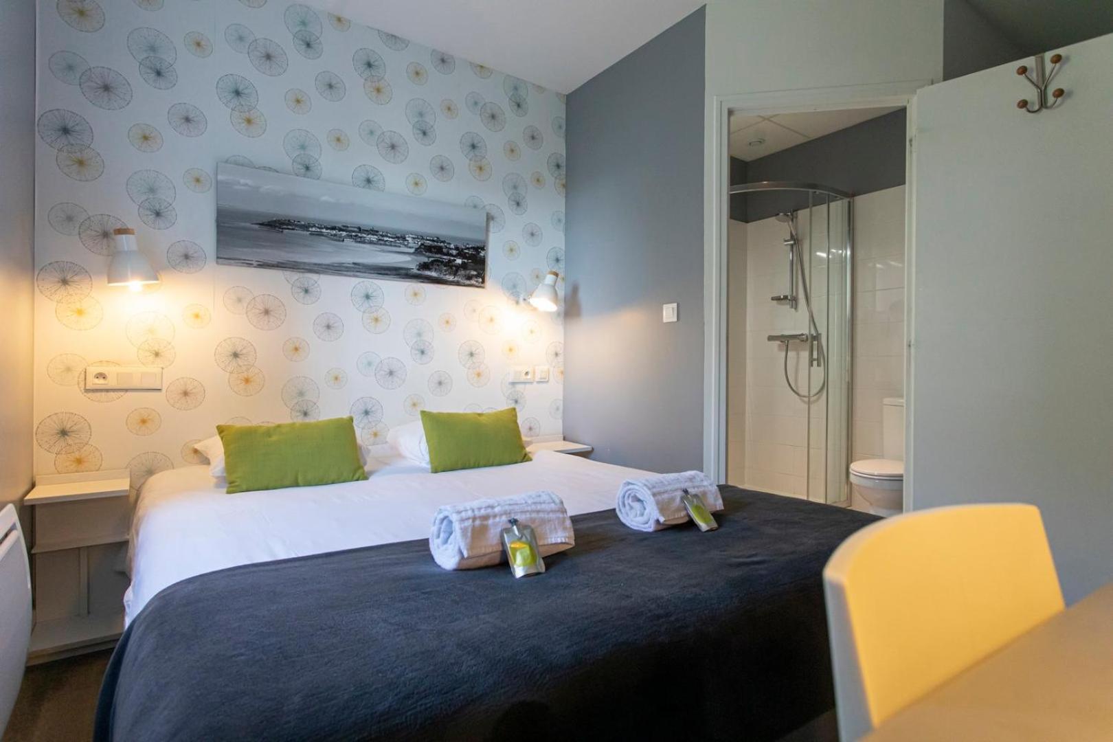 Au Bout Du Quai Hotell Granville Exteriör bild