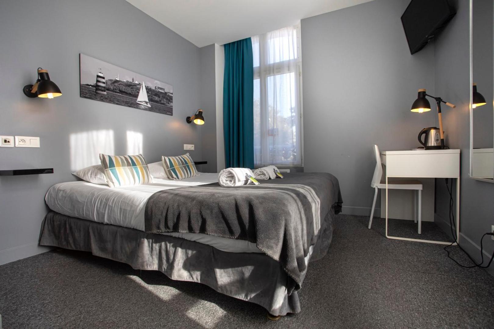 Au Bout Du Quai Hotell Granville Exteriör bild
